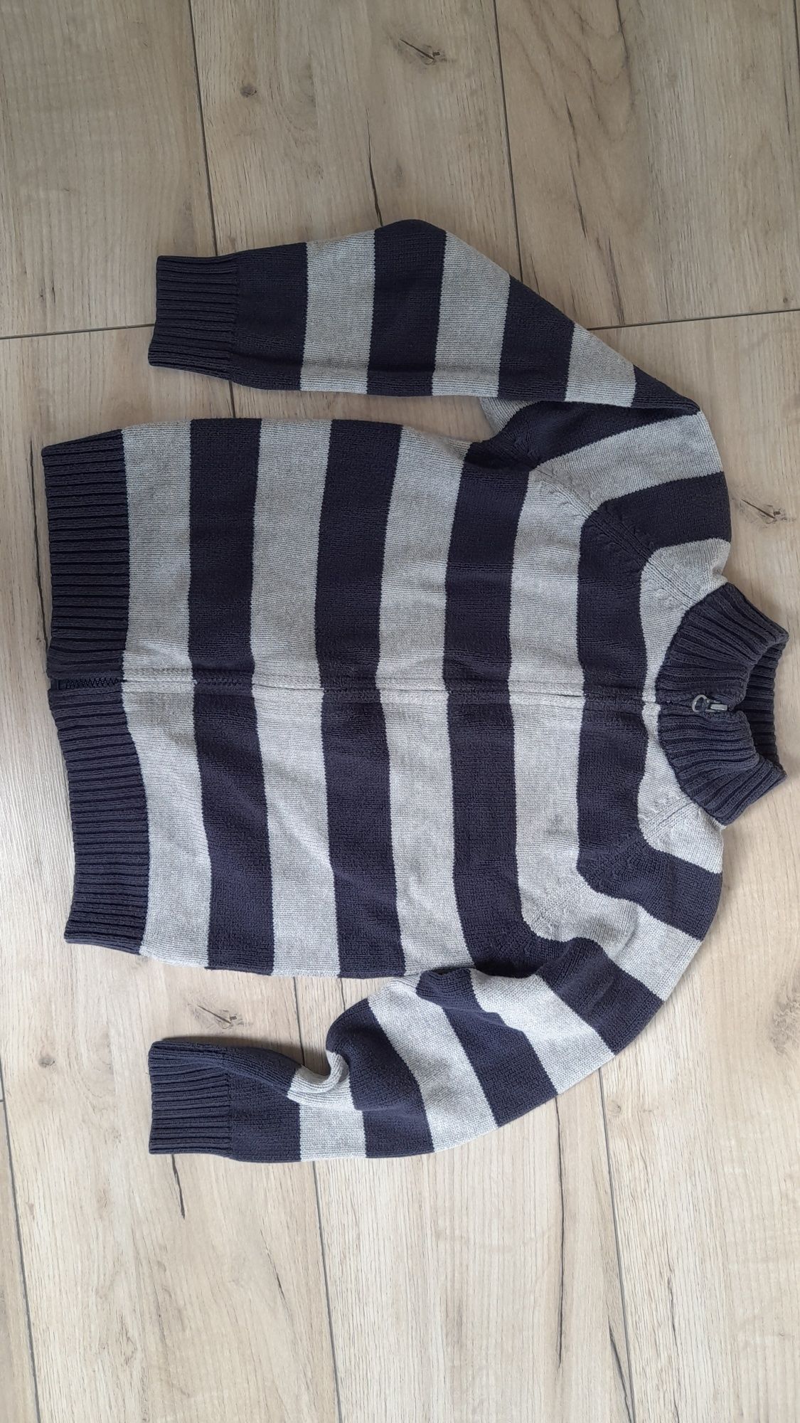 Sweter dla chłopca rozmiar 110 5-6 lat