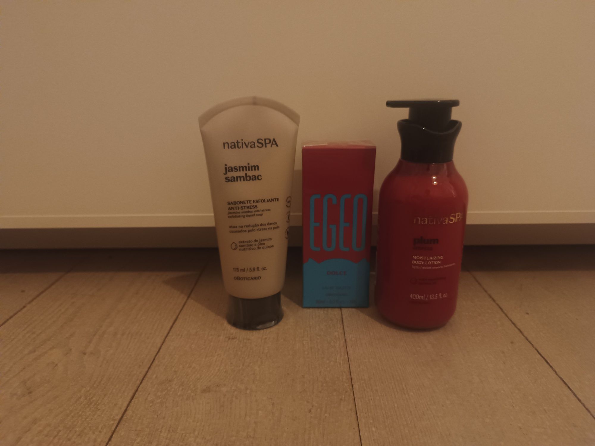 Conjunto "O Boticário" Tratamento e Perfume