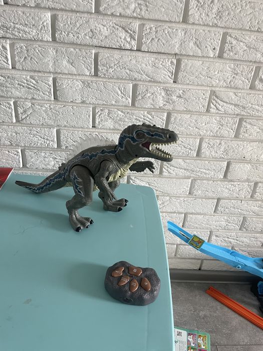 Динозавр інтерактивний на радіокеруванні