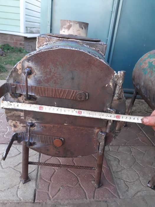 Продам 2 буржуйки ,колисники з арматури 12мм, ціна 3300 гр за штуку