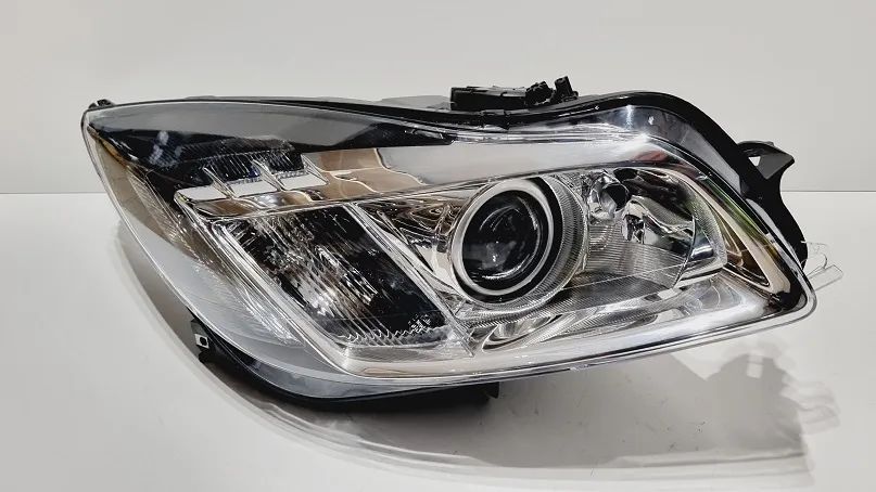 REFLEKTOR PRAWY XENON OPEL INSIGNIA EUROPA KPL