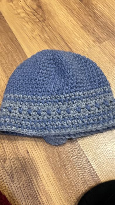 3 czapki damskie retro szydelko 2 szt i filc 1 szt