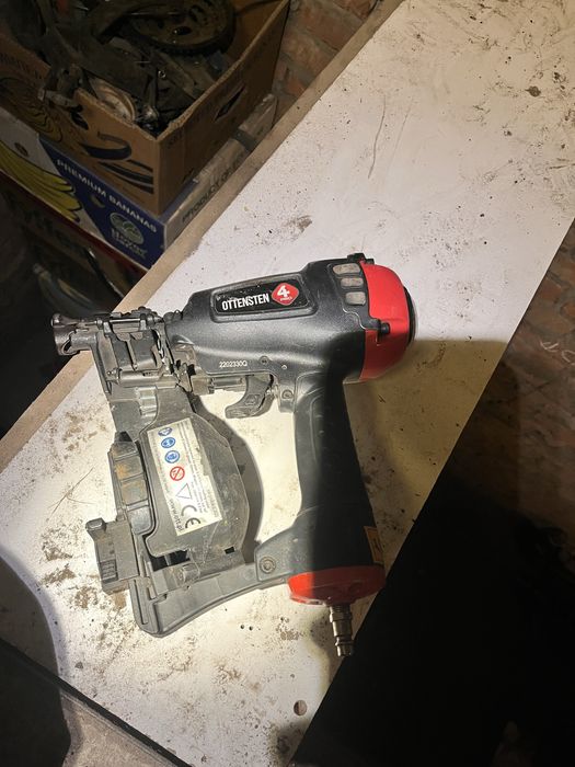 Продам пневмотпистолет для битумной черепицы