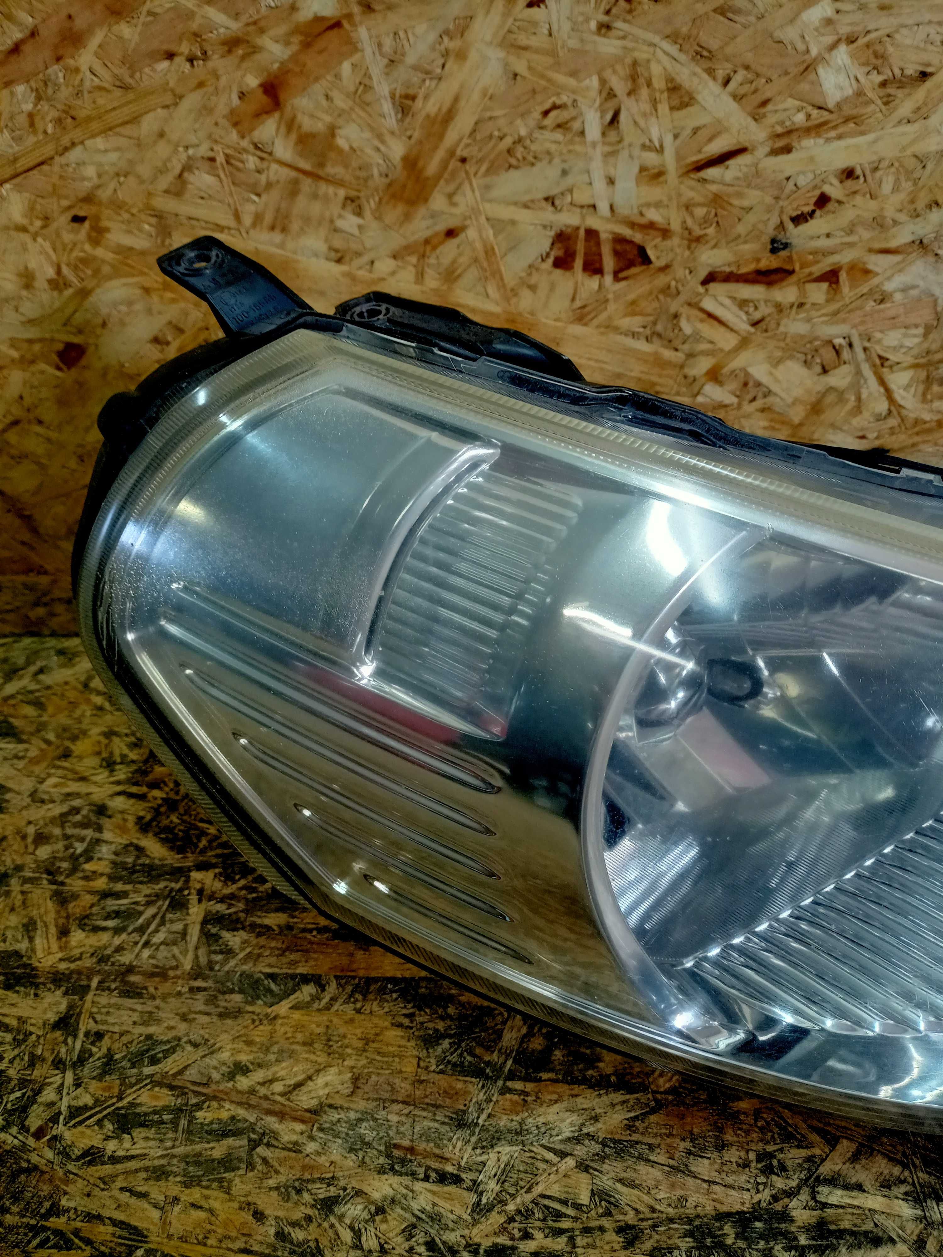 Suzuki SX4 Fiat Sedici lampa prawa lewa przód przednia wersja UK