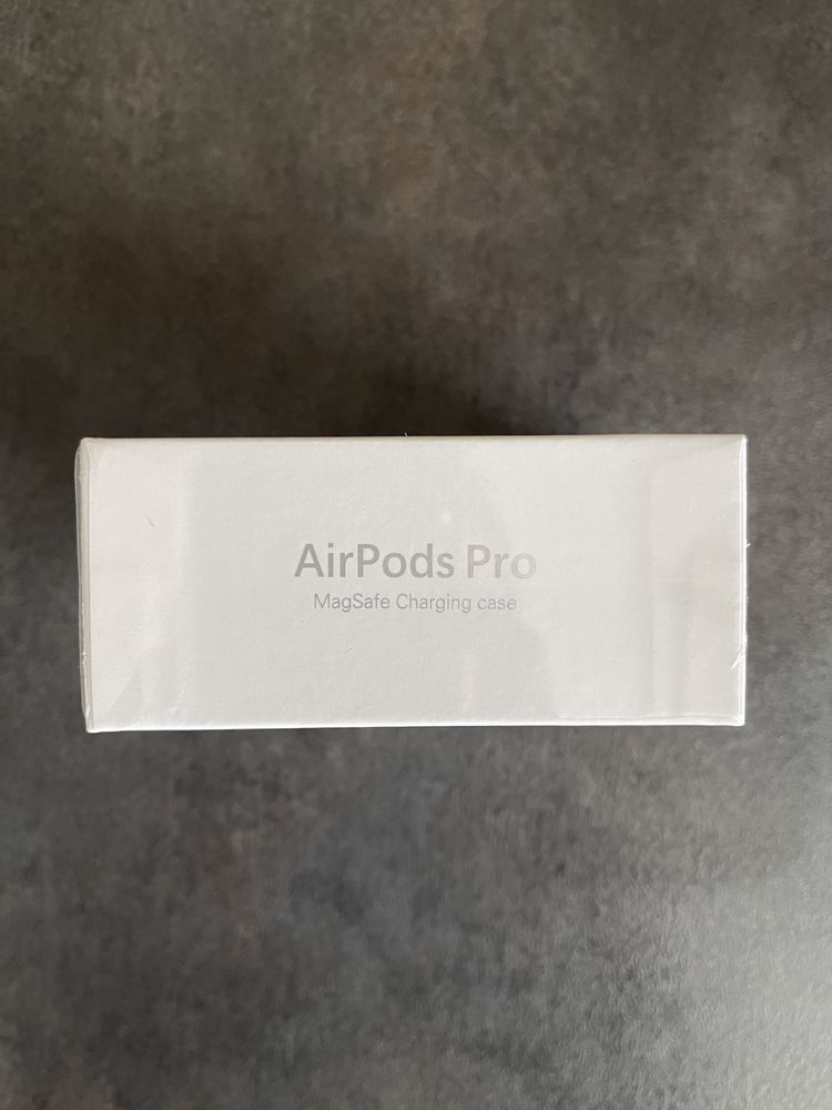 AirPods Pro MagSafe Charging case