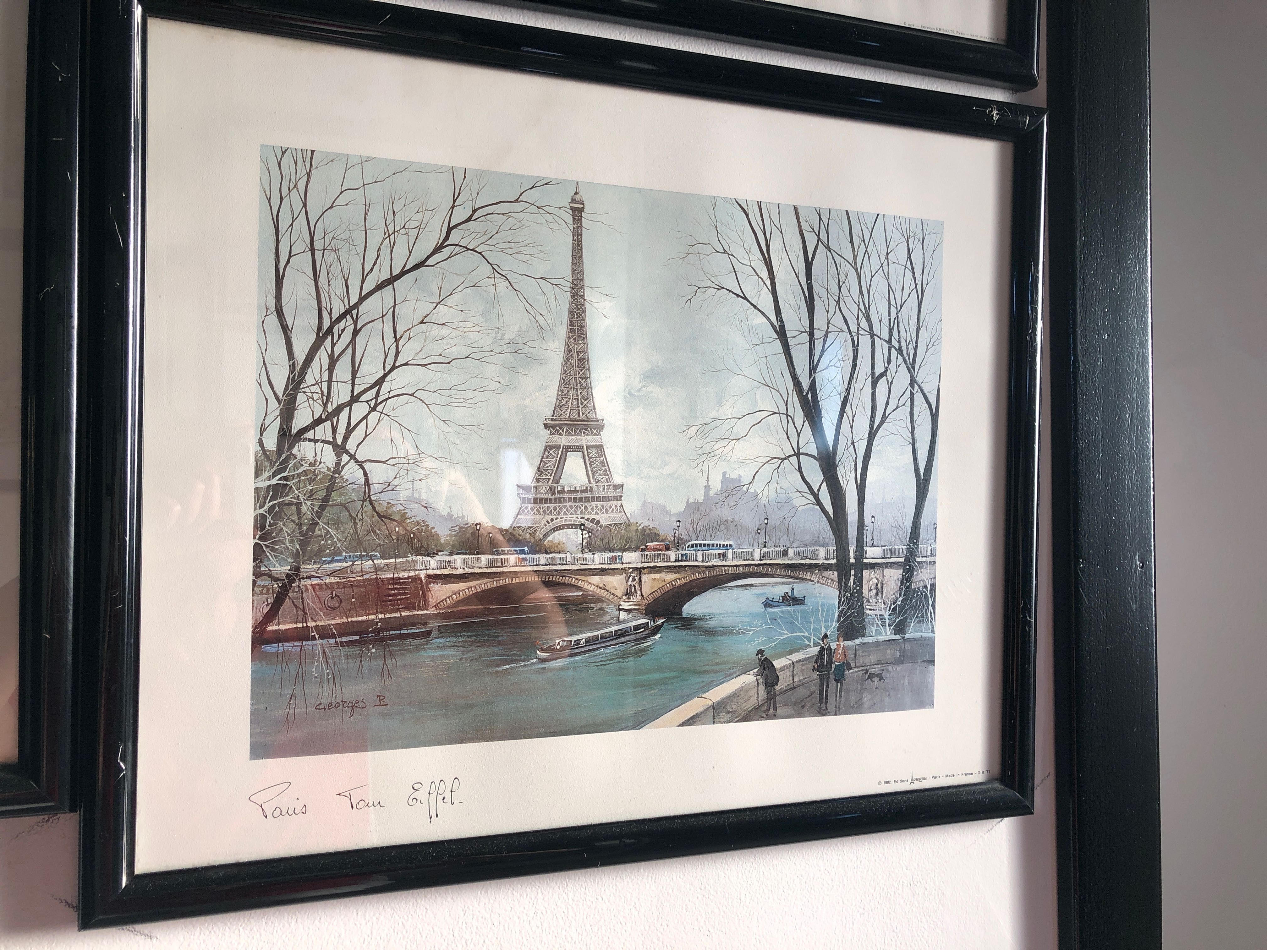 Quadro de Paris - com enquadramento a preto , madeira e vidro .