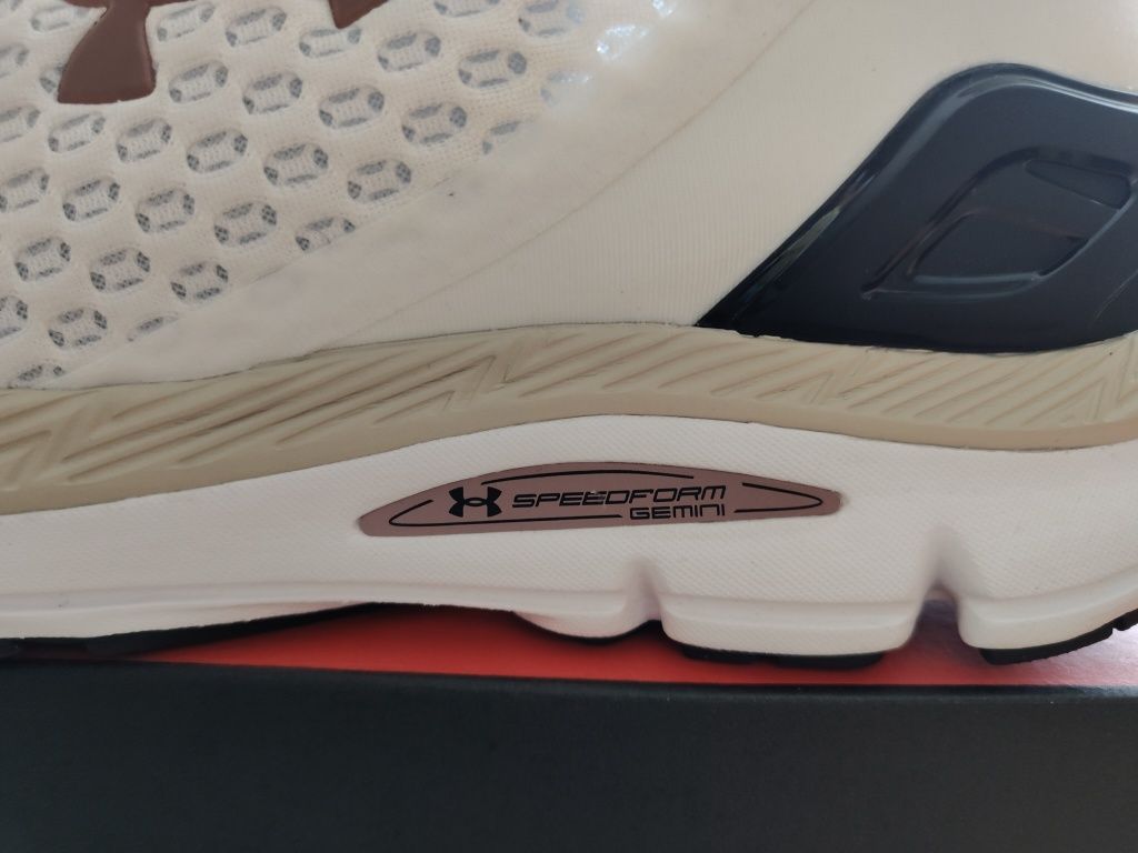 Buty treningowe do biegania Under Armour Speedform Gemini