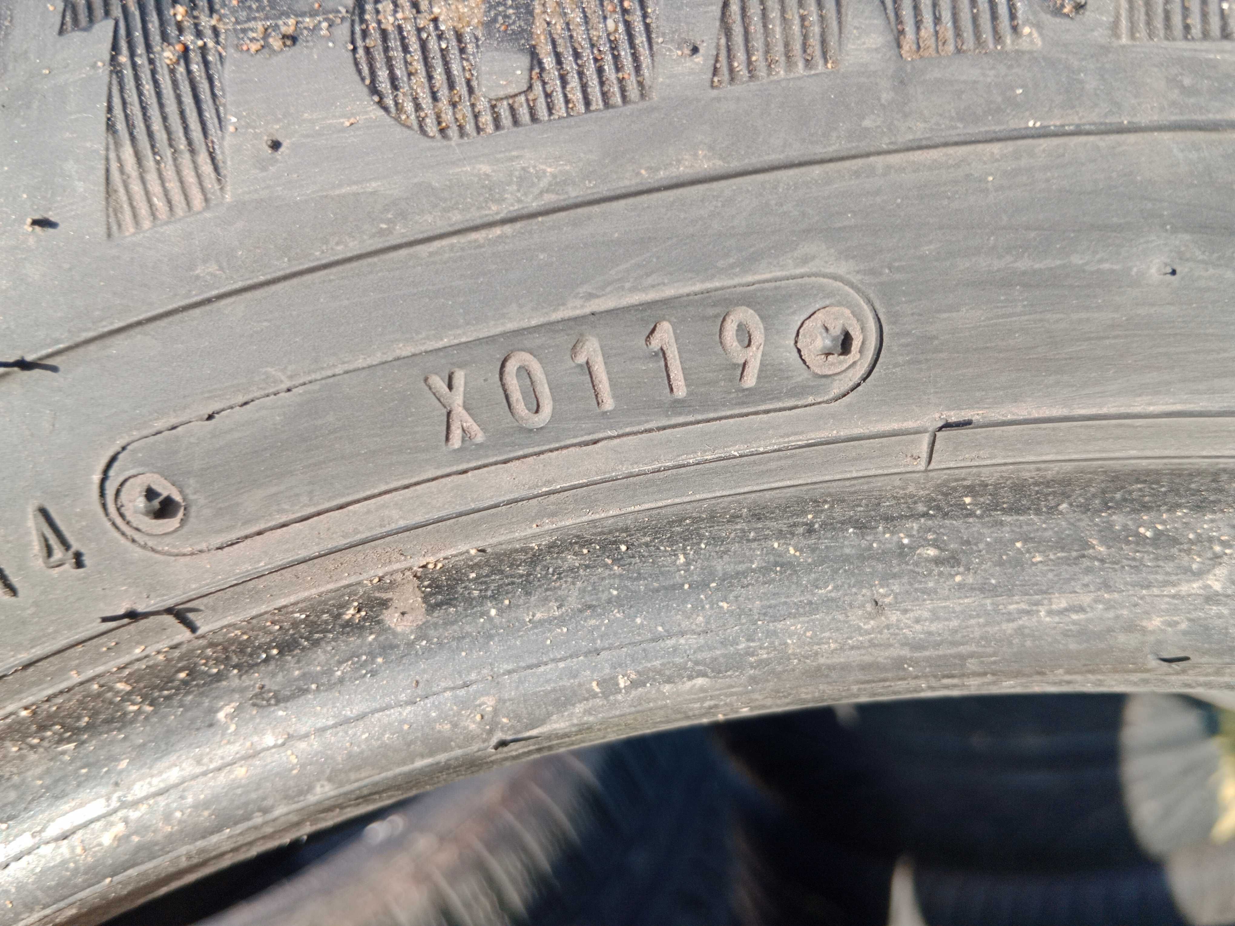 Opona używana 225/55R19 Goodyear EfficientGrip SUV.4x4 1szt.