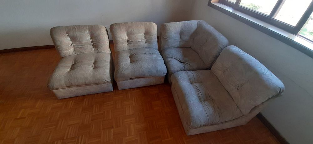 Conjunto de 4 sofás individuais usados