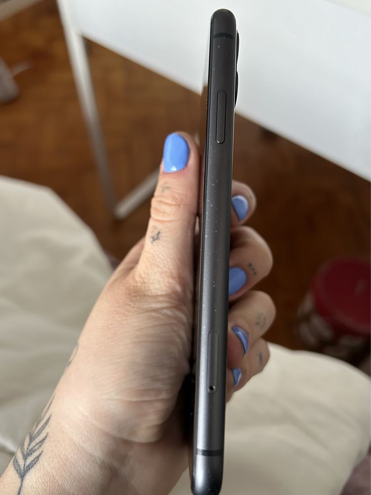 iPhone 11 128g com ecrã partido