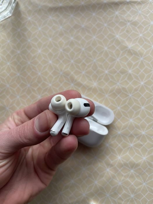 Продам Airpods pro