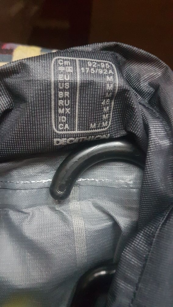 kurtka sportowa do biegania, przeciwdeszczowa z kapturem Kiprun rozm.M