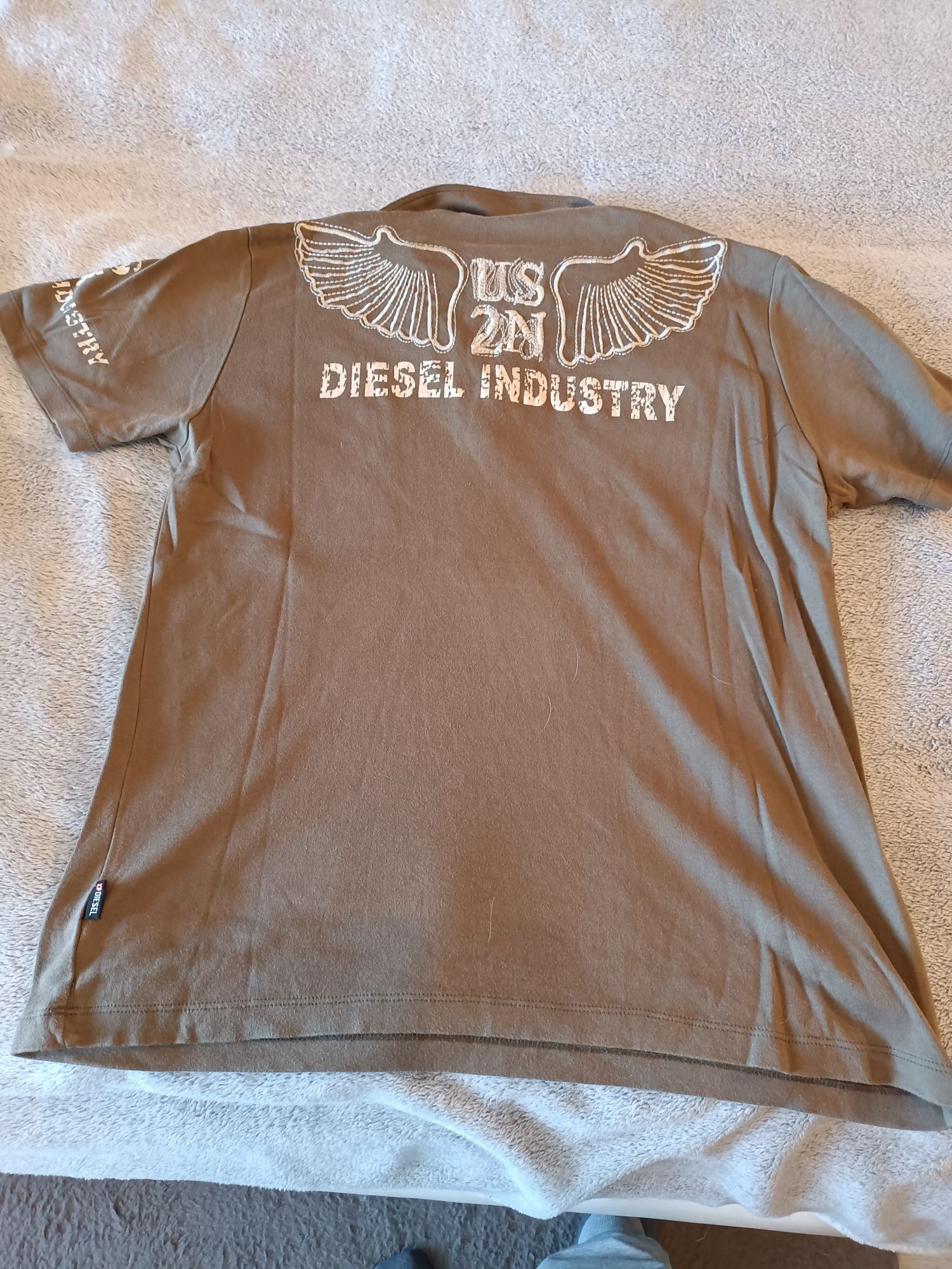 Koszulka polo na zatrzaski