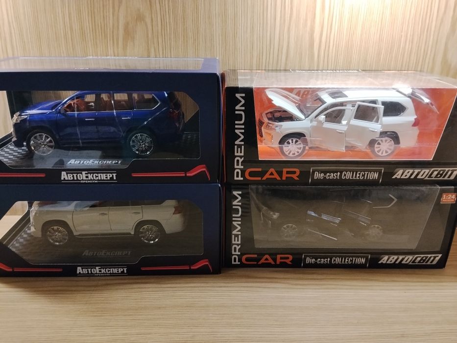 Коллекционная модель Lexus LX 570 1:24 автоэксперт Лексус металл свет