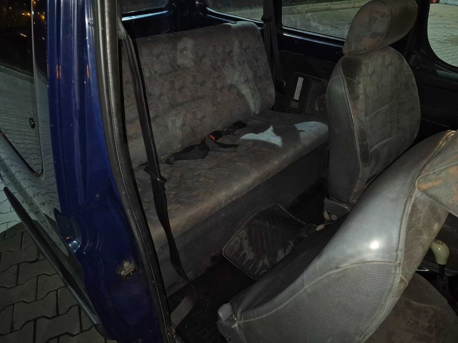 Автомобіль Peugeot Partner  заводський пассажир!