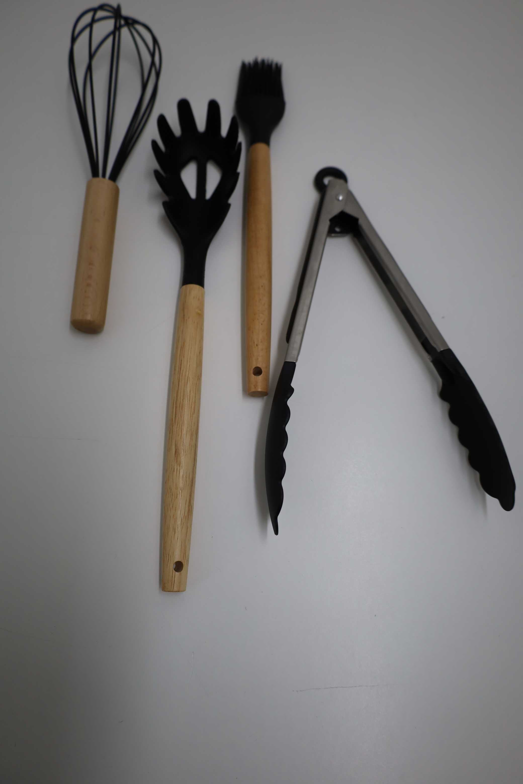 Zestaw sylikonowych narzędzi Kuchennych z drewnianą rączką !