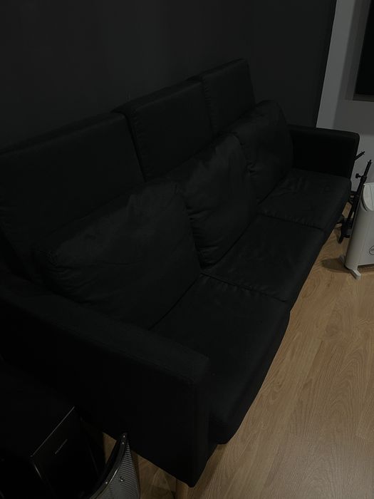 Sofá preto ligeiro
