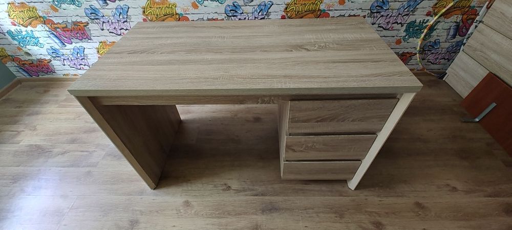 Biurko  solidne 120/60 super stan