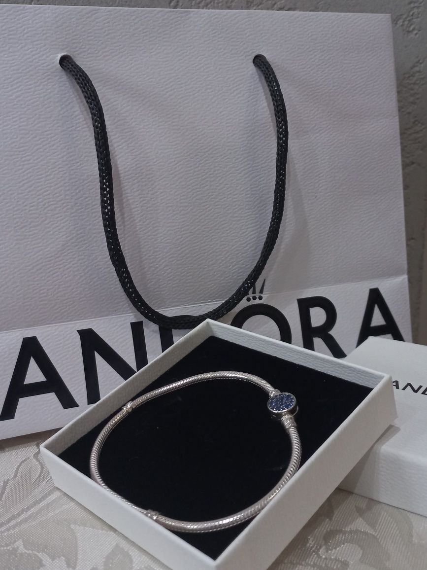 Pandora Moments 21