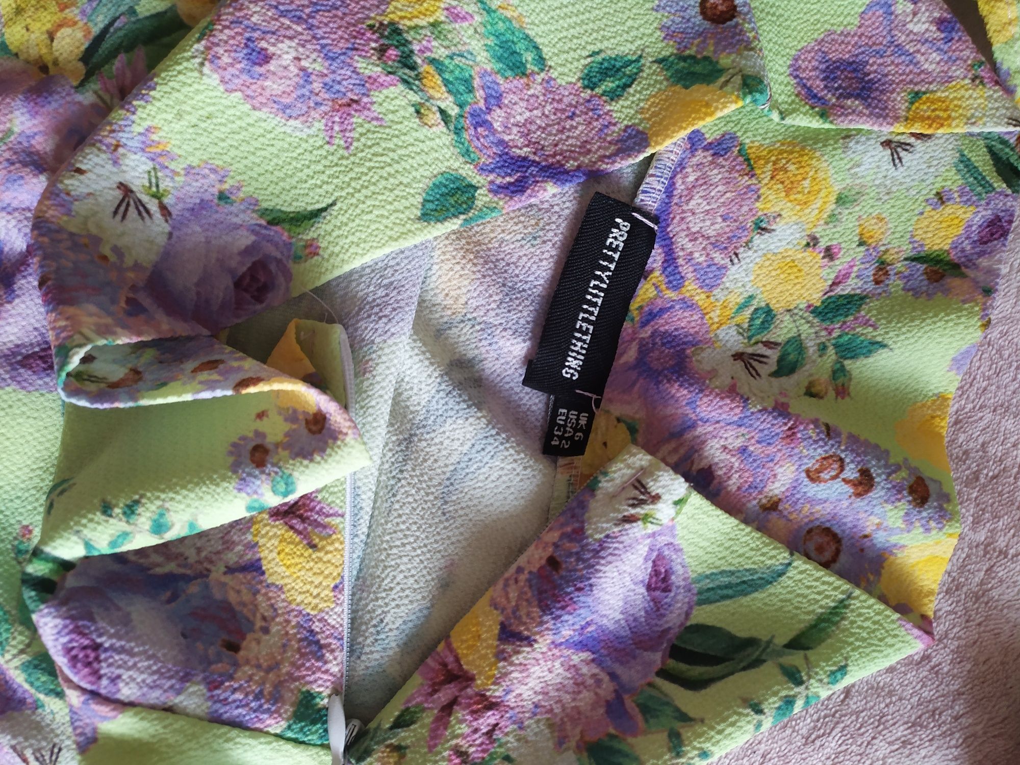 Pretty little thing літній костюмчик levis боді