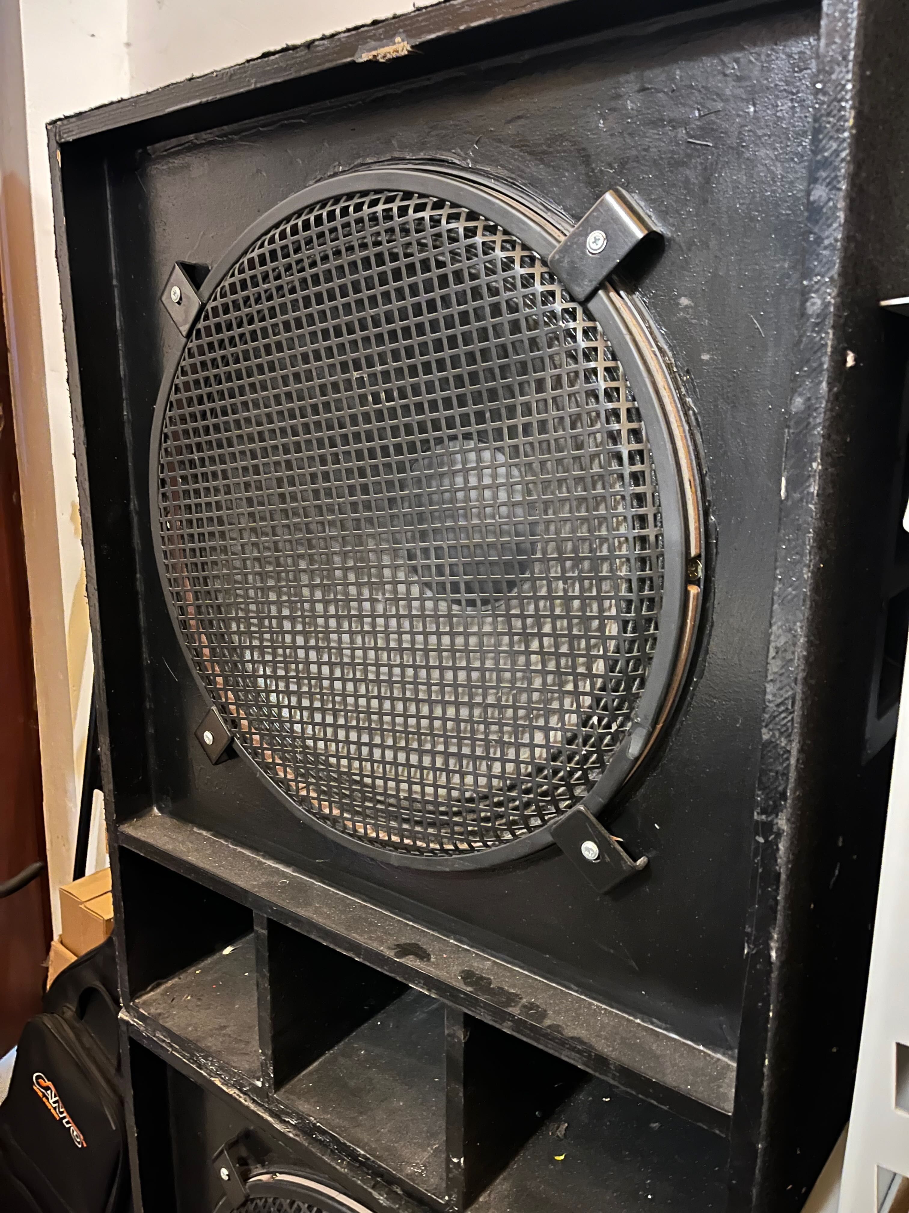 Kolumny basowe suby subwoofer subbufer na 18 calowych głośnikach 500 W
