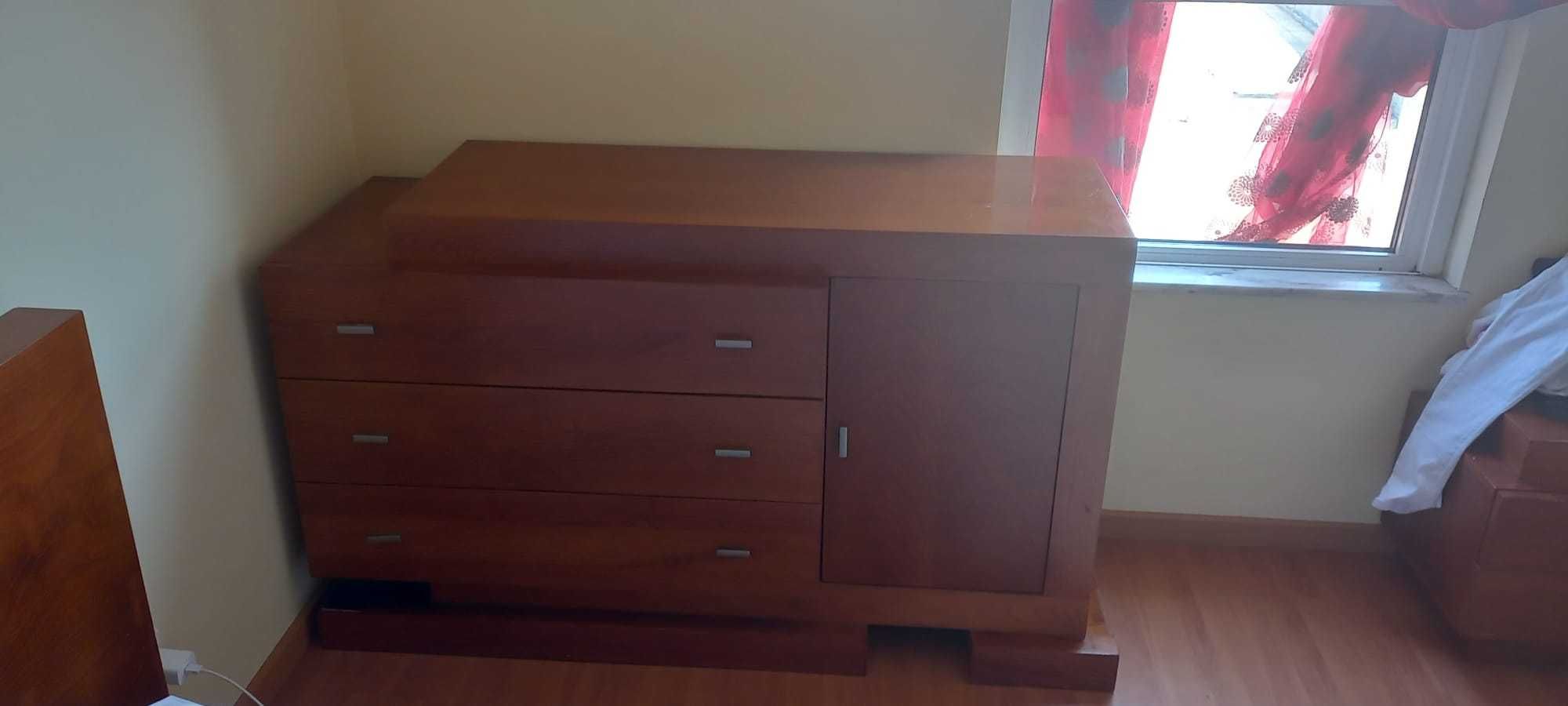 Mobília de quarto em bom estado