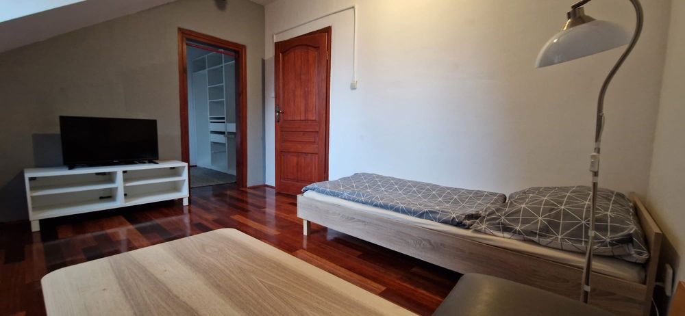 Dom Józefów, Otwock, Wawer. Noclegi, kwatery, pokoje z łazienkami