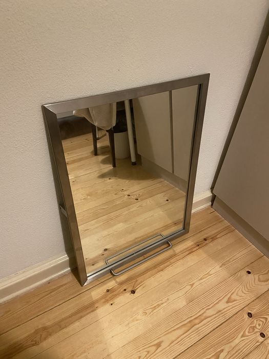 Espelho com moldura de ferro