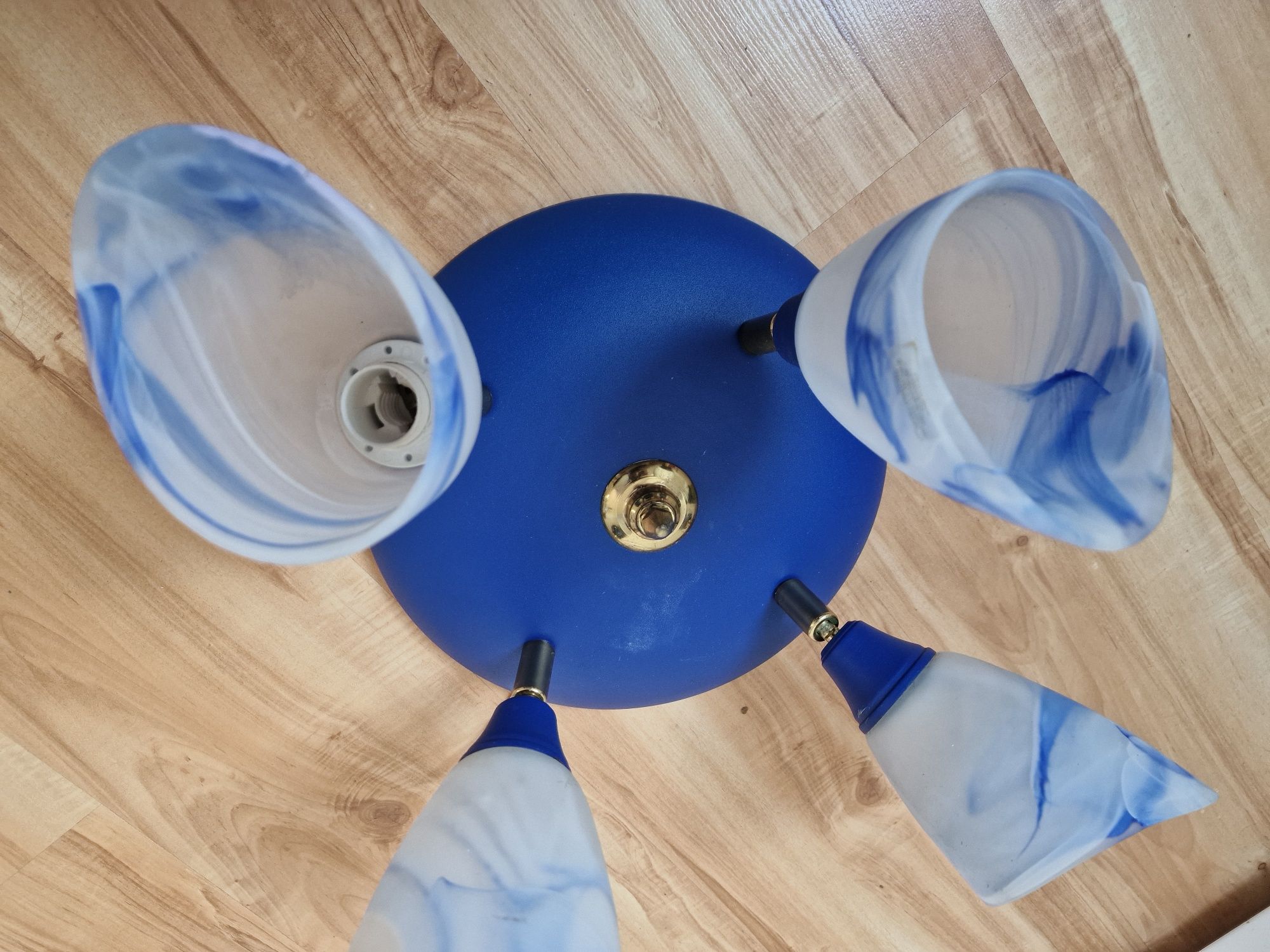 Lampa sufitowa niebieska