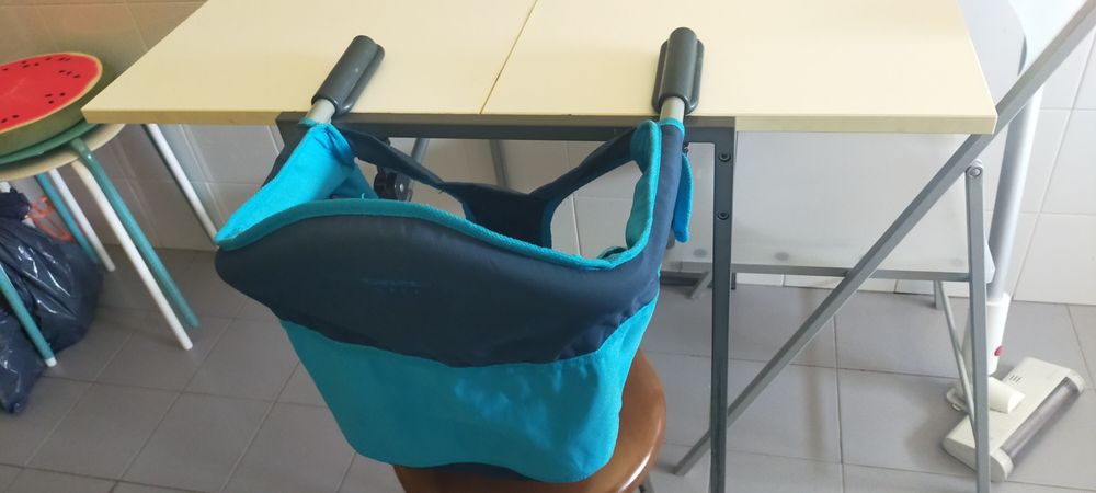 Cadeira de refeição para bebé portátil