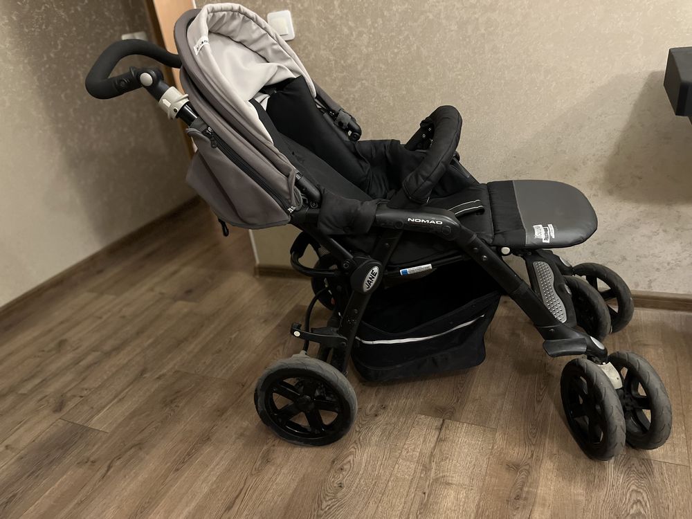 Коляска Jane Nomad 3в1 с автокреслом