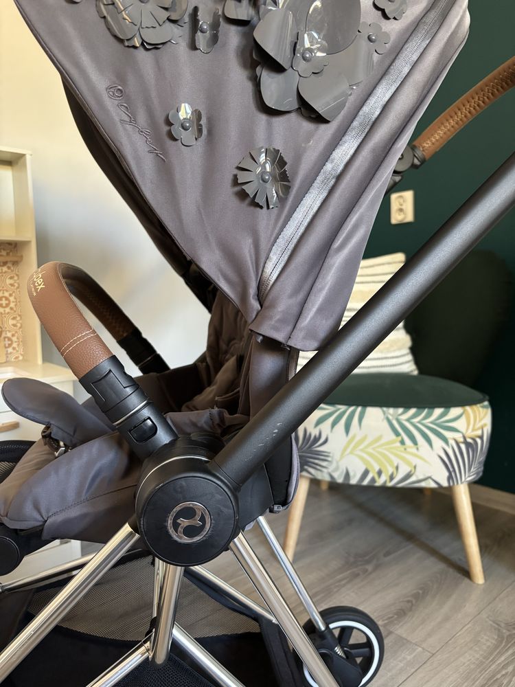 Wózek spacerowy Cybex Mios 2.0 Simply Flowers