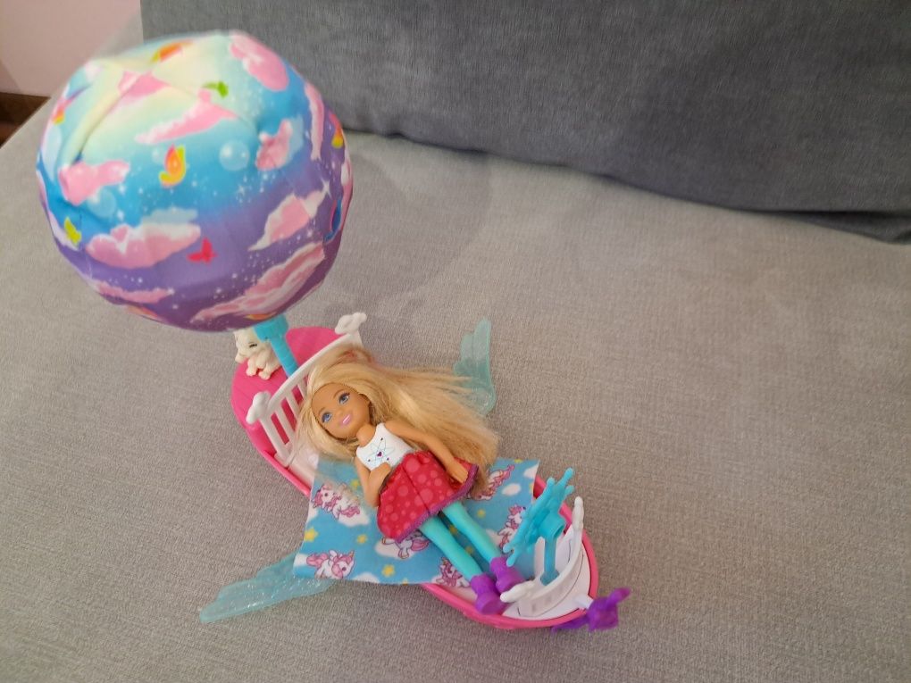 Barbie Chelsea i magiczna łódka