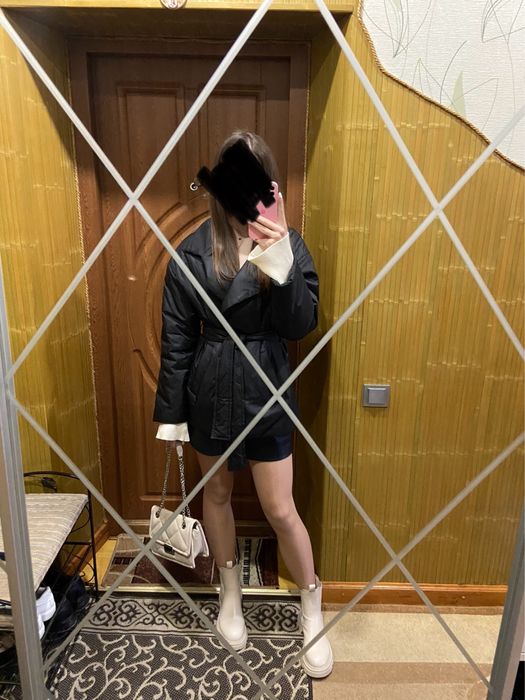 Куртка чорна на запах з поясом