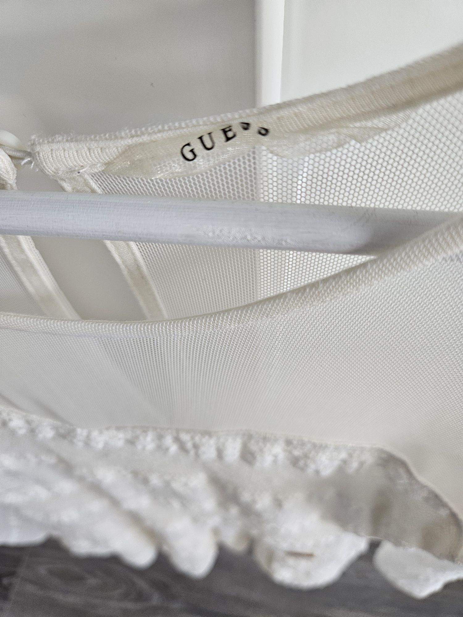 Blusa rendada GUESS
