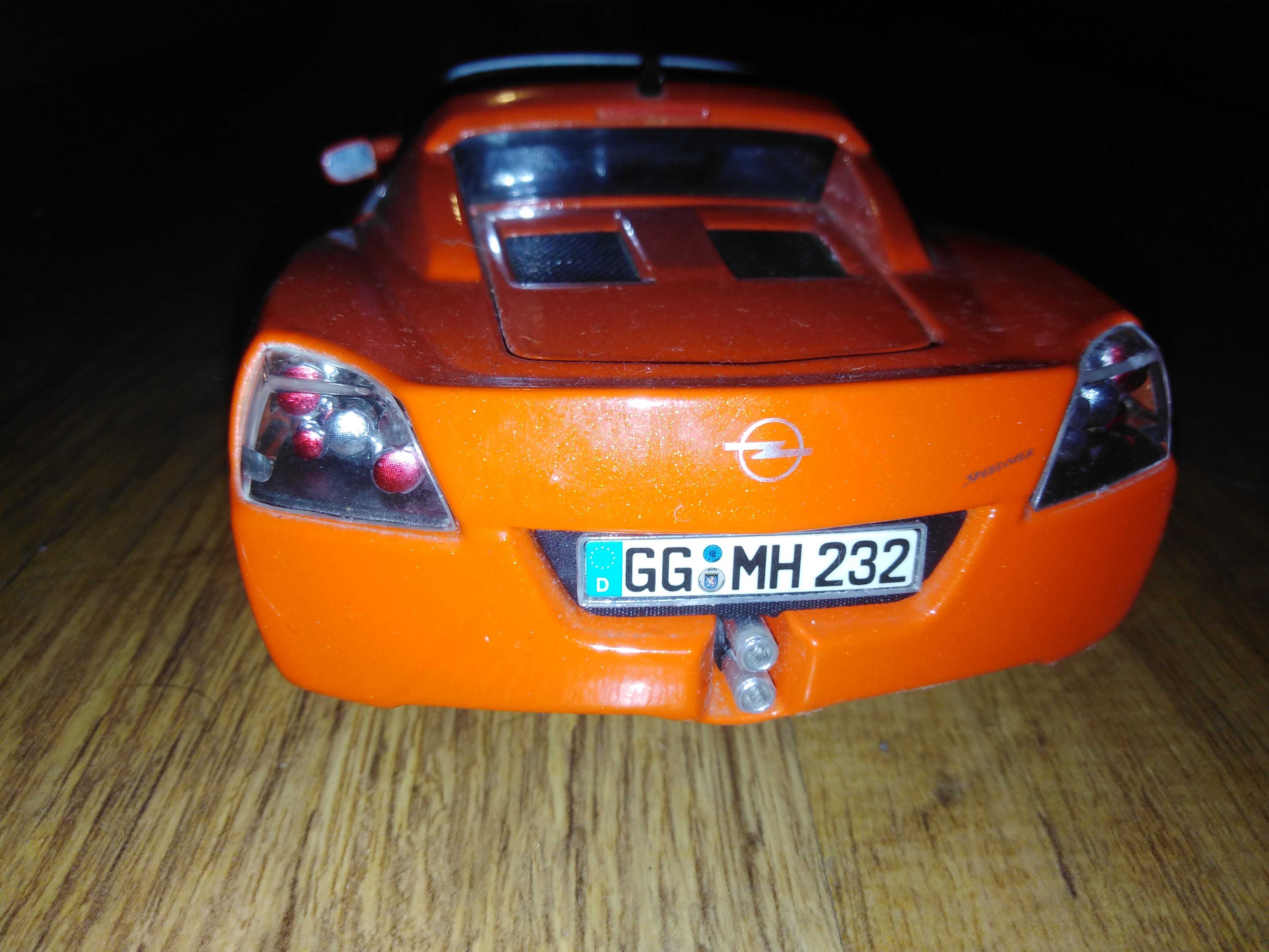 Miniatura Opel Speedster escala 1/18