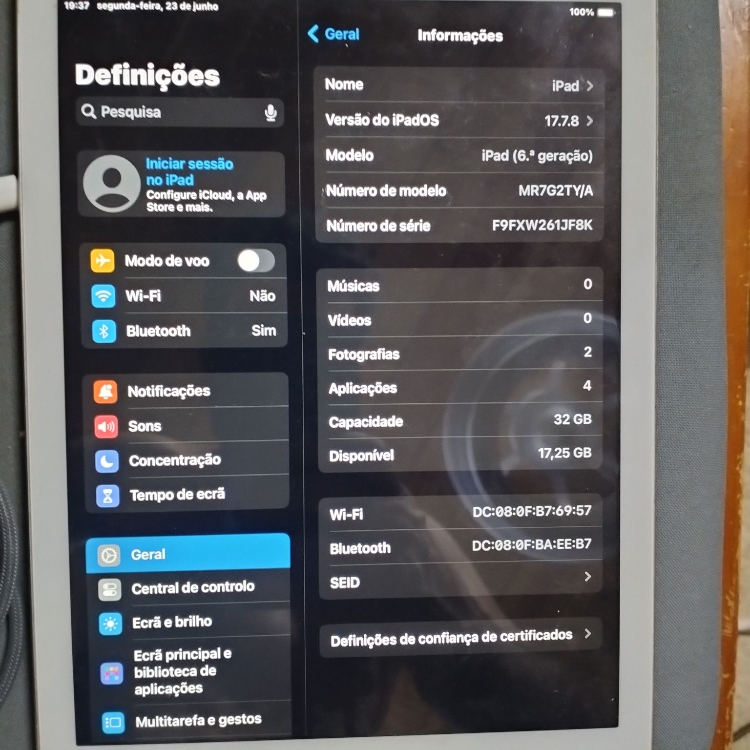 Ipad 6 geração com carregador e adaptador de câmera