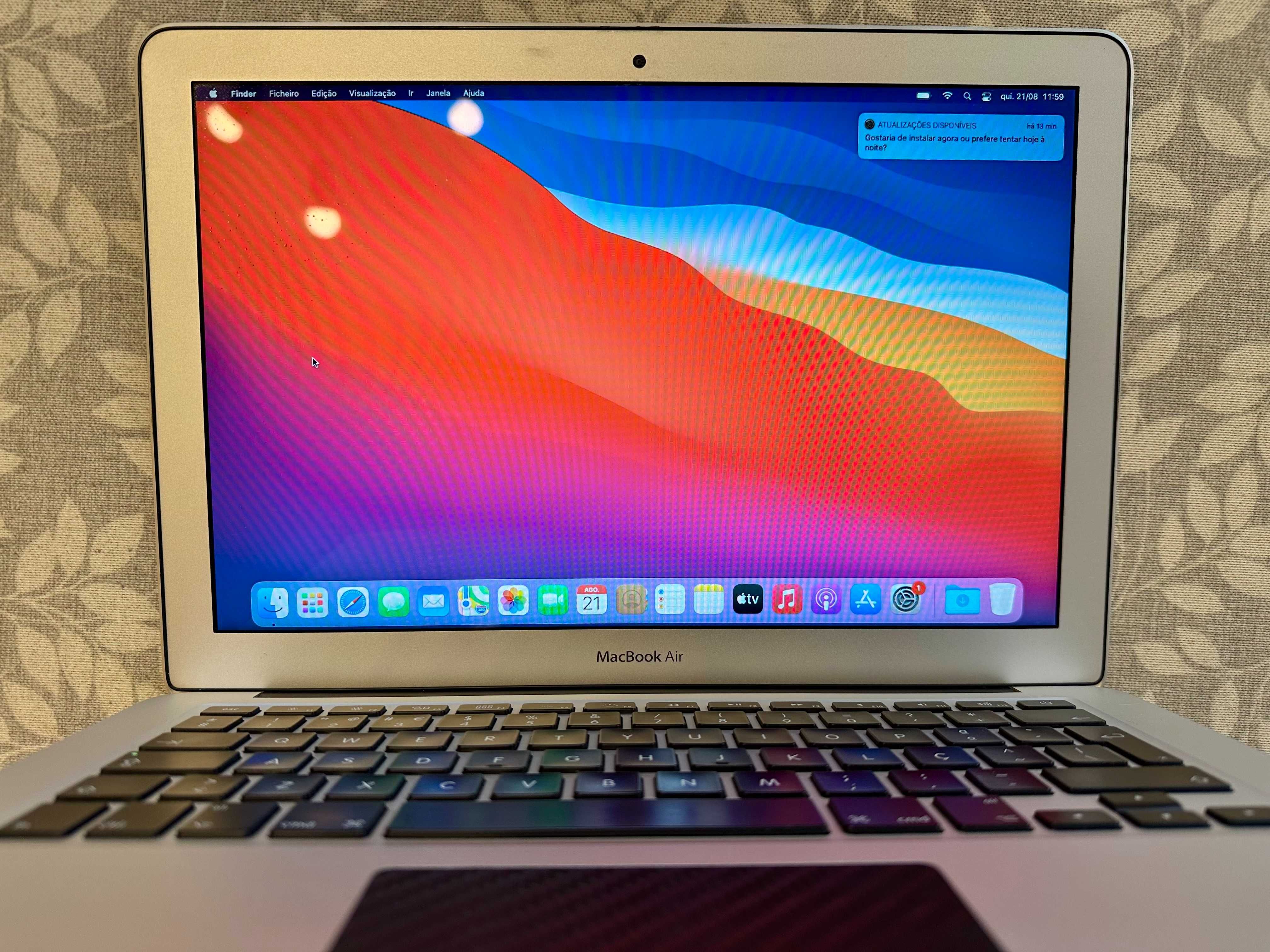 MacBook Air 13″ (Early 2014) – i7 1,7 GHz, 8 GB RAM, ótimo estado