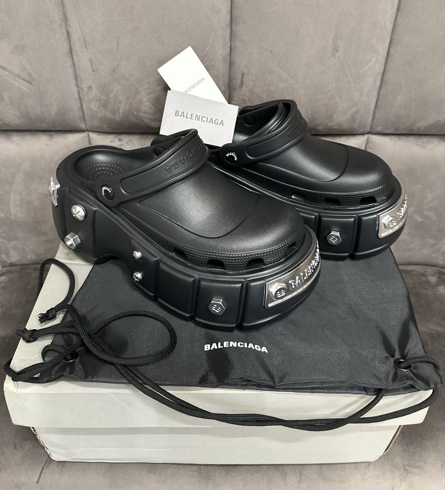 Balenciaga crocs