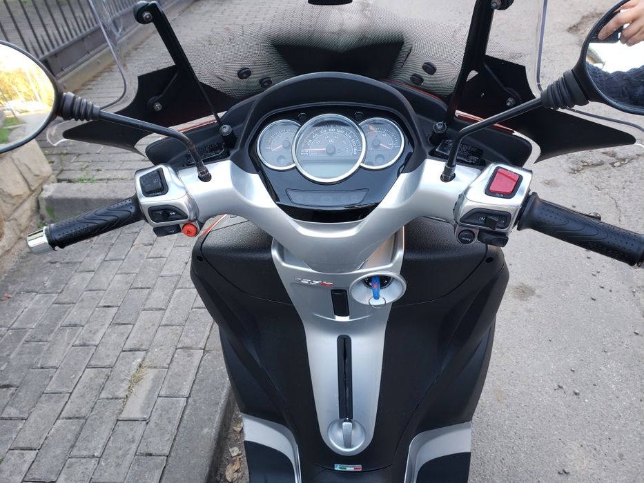 Скутер Piaggio Mp3 125ie Yourban