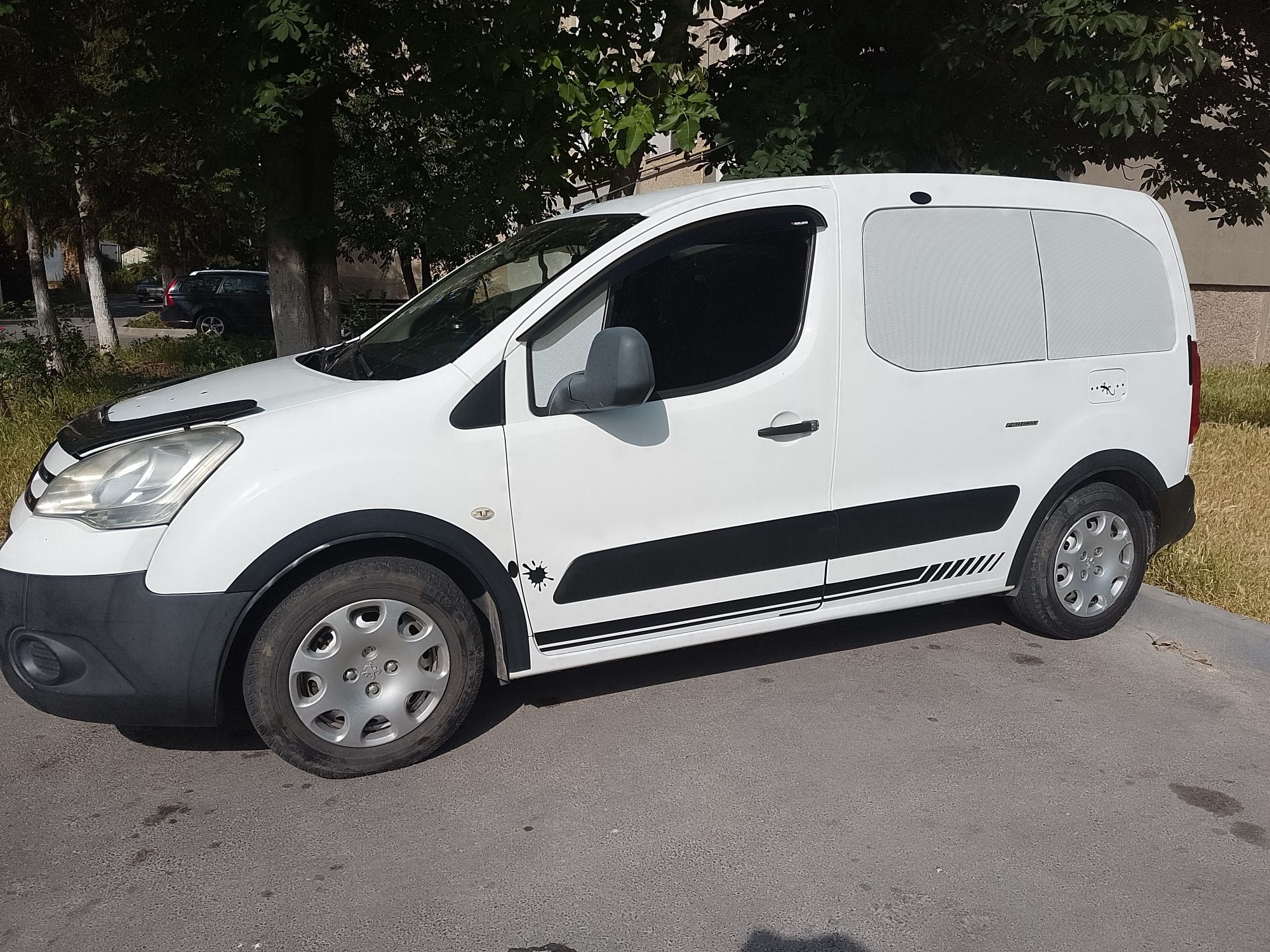Машина. Автомобіль citroen berlingo 1.6 дизель