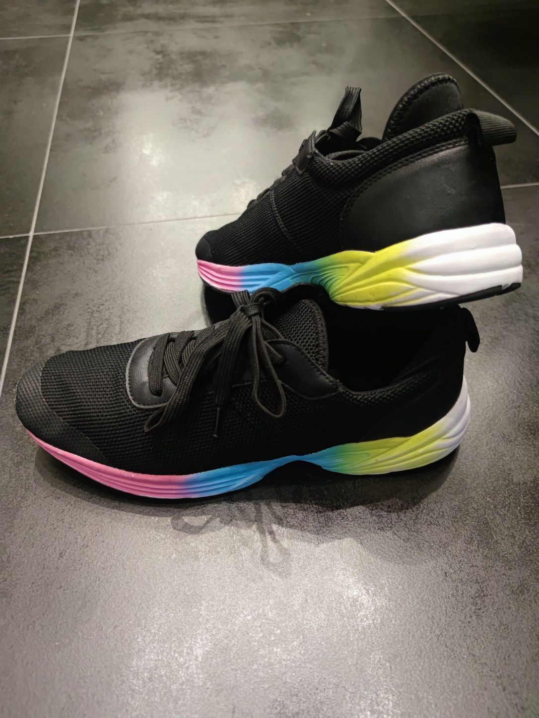 Buty sportowe w ślicznych pastelowych ombre kolorach. Stan IDEALNY!