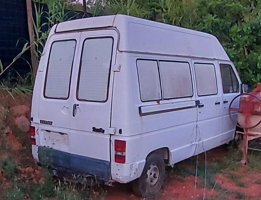 Renault Trafic completa