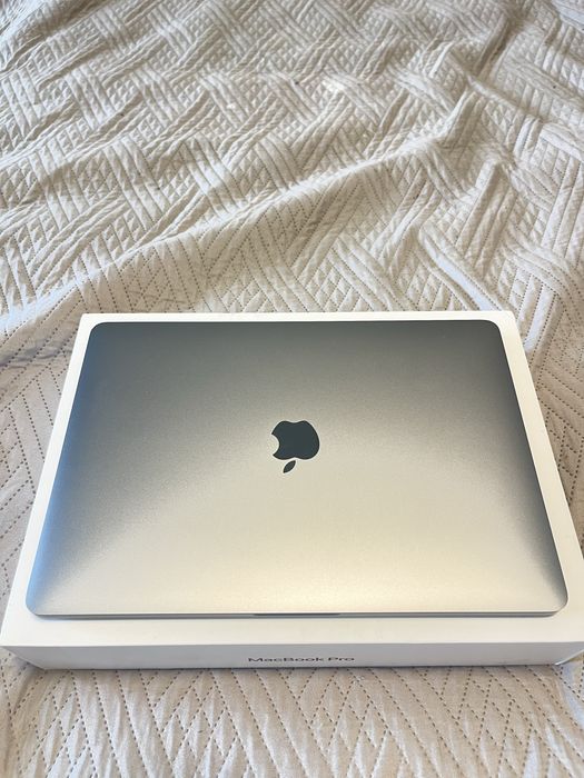 MacBook Pro 13 Apple M1 chip