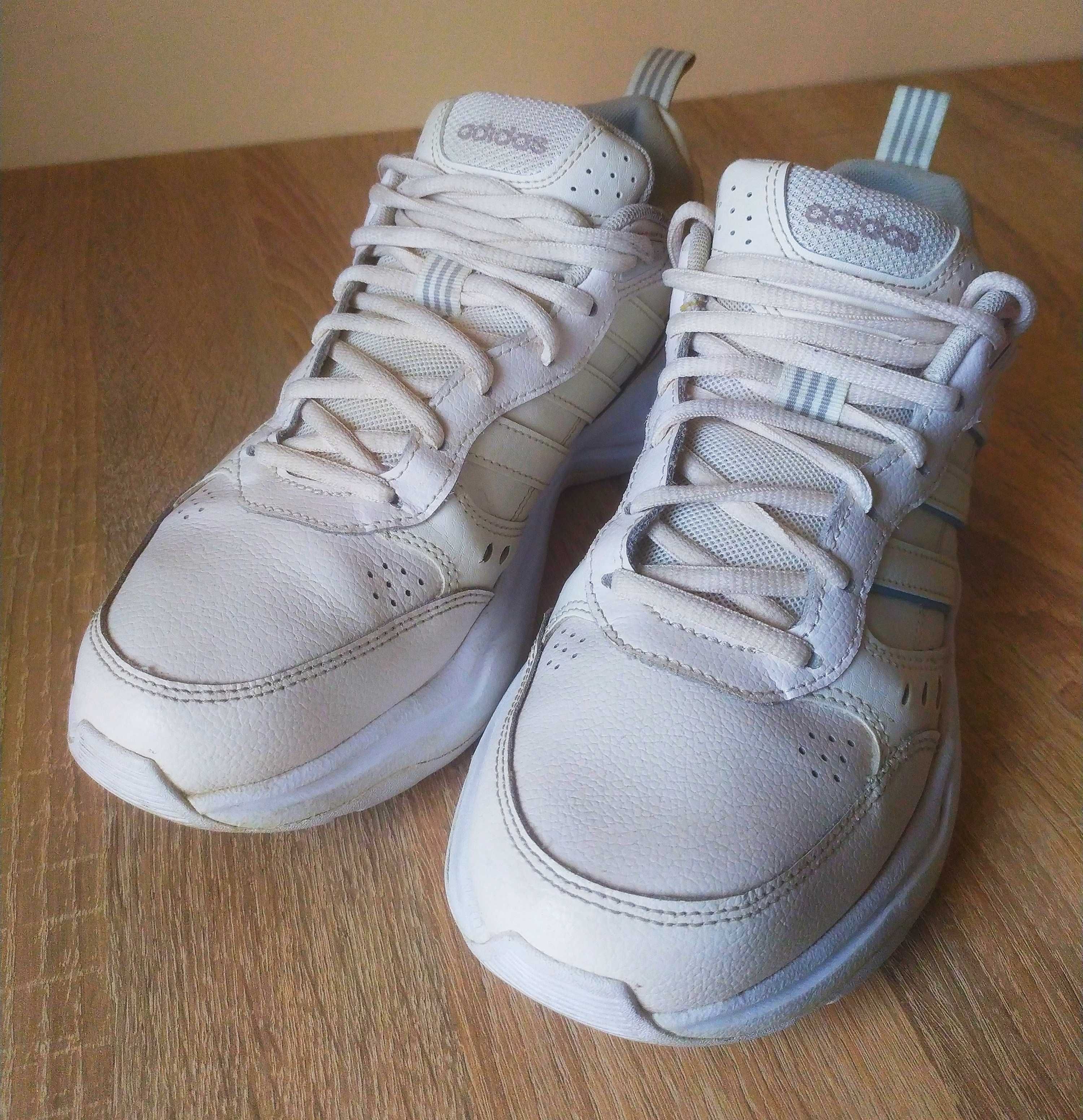 Kremowe skórzane sneakersy ADIDAS Strutter, rozmiar 40 /wkładka 25 cm.