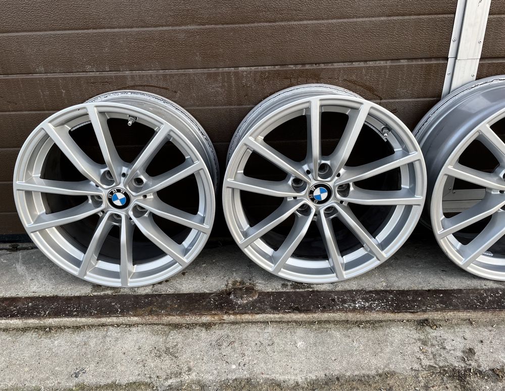 4x Alufelgi Oryginalne BMW felgi 5x112 r17 et30 7,5J czujniki TPMS