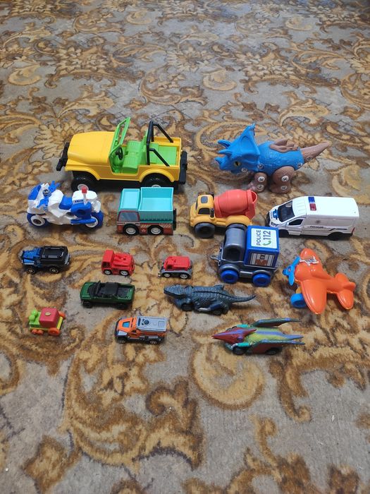 Продам дитячи машинкі