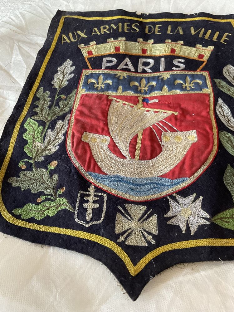 Bandeira,fragmento bordado Paris