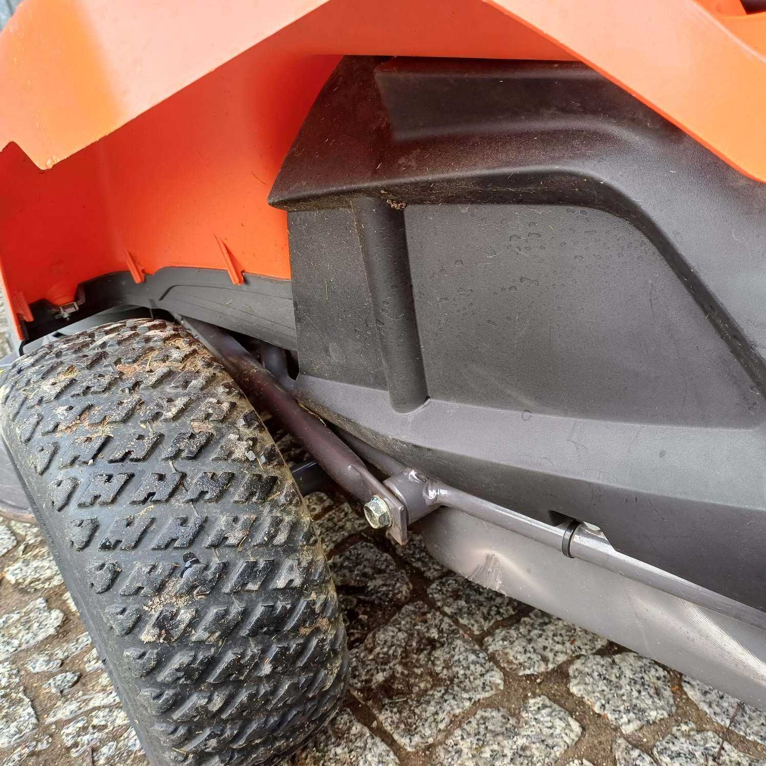 Husqvarna Rider R112C + kosisko Combi 85 Hydrostat stan bdb.