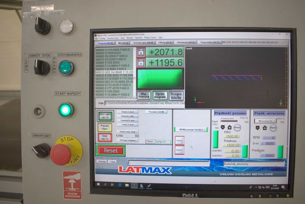 Maszyna do cięcia pianki - strunówka.